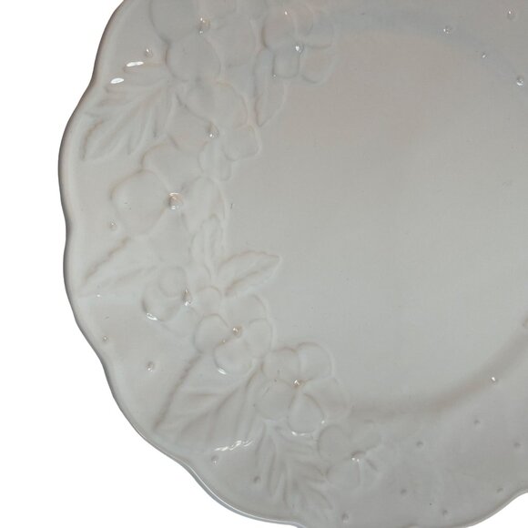 Bordallo Pinheiro Ingrid Cream Dinner Plates Lot of 2 Portugal - Picture 2 of 12